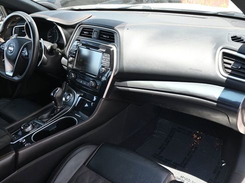 Used 2019 Nissan Maxima SR w/ Illumination Package image 8