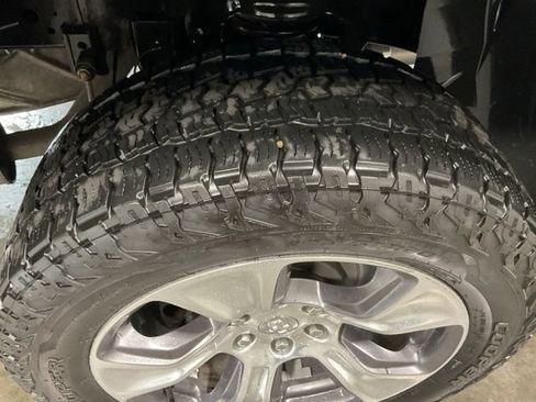 Used 2020 RAM 1500 Laramie AWD/4WD image 8