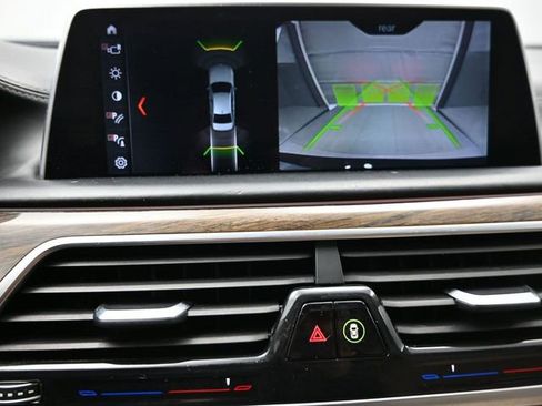 Used 2018 BMW 740i w/ Executive Package RWD image 27