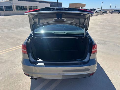 Used 2016 Volkswagen Jetta SE image 21