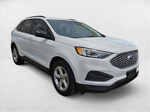 New 2024 Ford Edge SE image 7