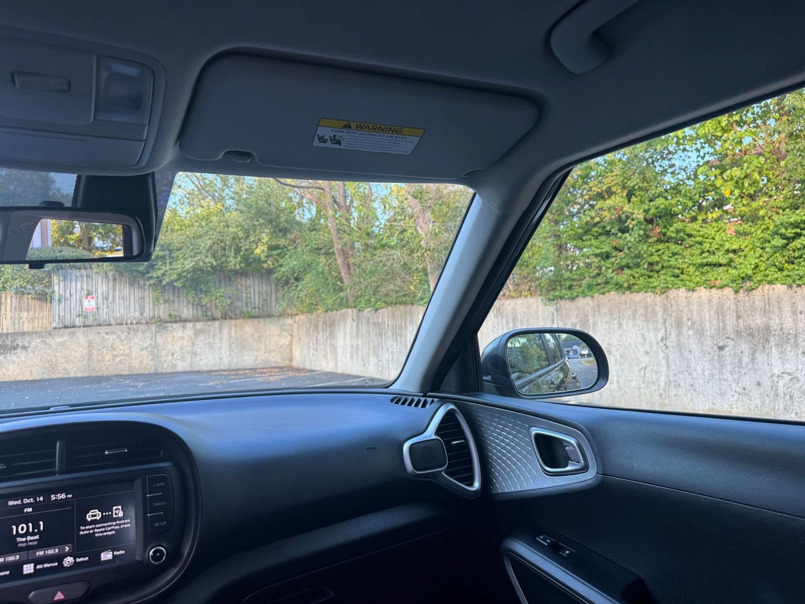 Used 2025 Kia Soul LX w/ LX Technology Package FWD image 33