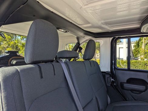 Used 2024 Jeep Wrangler Willys image 14