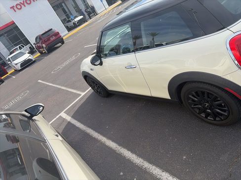 Used 2015 MINI Cooper S image 7