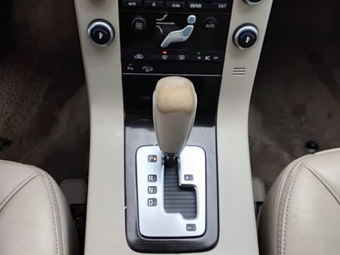 Used 2008 Volvo XC70 3.2 image 11