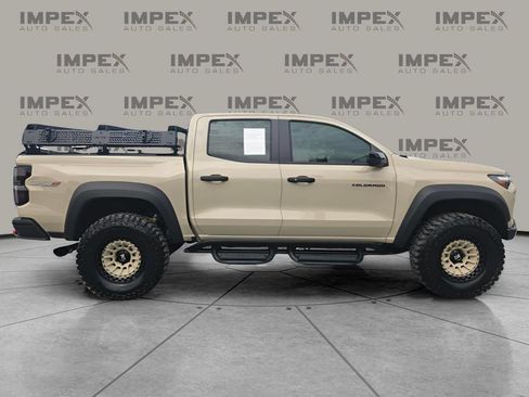 Used 2024 Chevrolet Colorado ZR2 w/ ZR2 Bison Edition AWD/4WD image 6