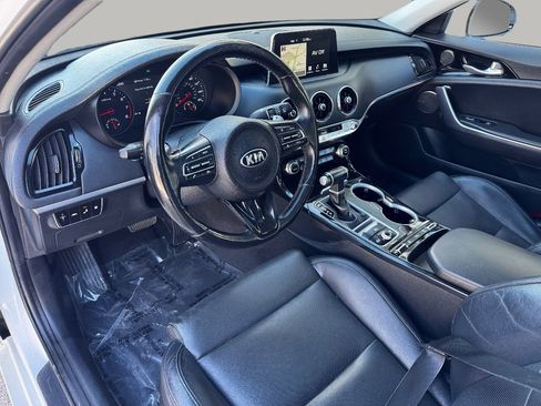 Used 2018 Kia Stinger Premium image 15