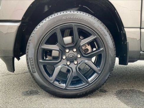 Used 2024 RAM 1500 Laramie AWD/4WD image 11