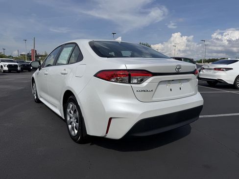 Used 2026 Toyota Corolla LE FWD image 5