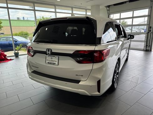 Used 2025 Honda Odyssey Elite image 7