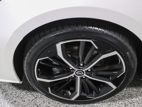 Used 2024 Nissan Altima 2.5 SR image 11