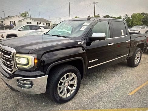 Used 2018 GMC Sierra 1500 SLT AWD/4WD image 2