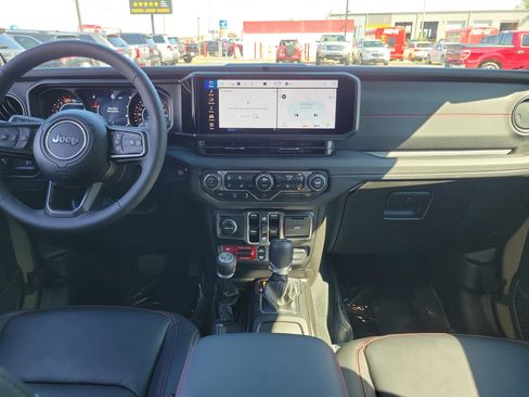 Used 2025 Jeep Wrangler Unlimited Rubicon w/ XTREMEE 35" Tire Package image 8