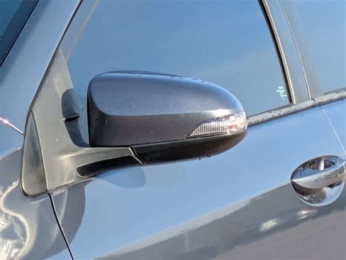 Used 2017 Toyota Corolla SE image 11