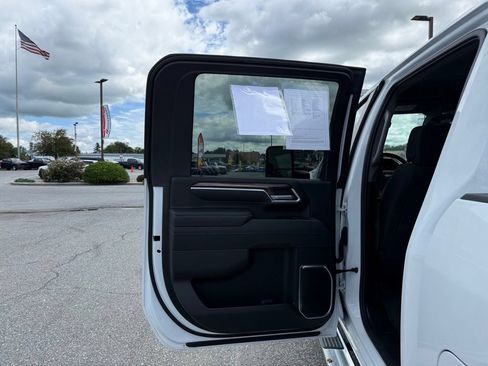 Used 2025 Chevrolet Silverado 2500 LT w/ Convenience Package AWD/4WD image 25