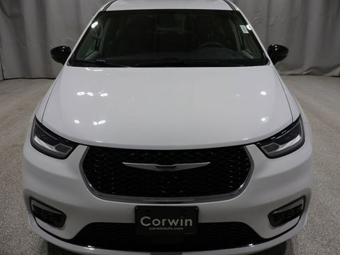 Certified 2024 Chrysler Pacifica Select image 7