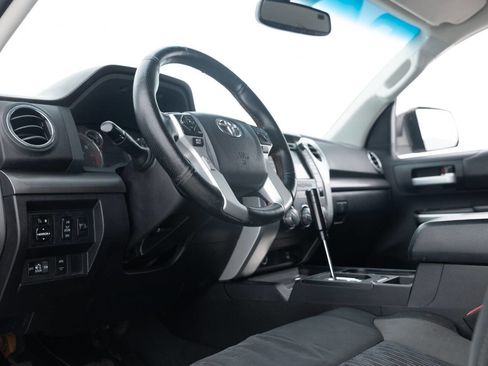 Used 2015 Toyota Tundra SR5 w/ SR5 Upgrade Package image 30