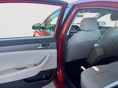 Used 2019 Hyundai Sonata SE FWD image 14