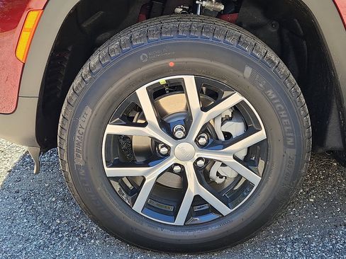 New 2025 Jeep Grand Cherokee Limited image 5