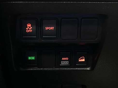 Used 2015 Nissan Rogue SV w/ SV Moonroof Package AWD/4WD image 14