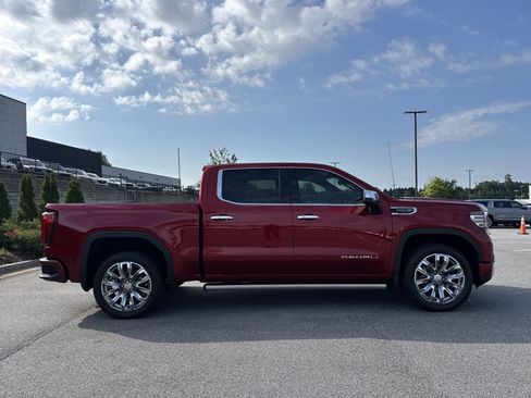 Used 2022 GMC Sierra 1500 Denali w/ Denali Reserve Package AWD/4WD image 11