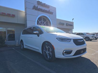 New 2026 Chrysler Pacifica Pinnacle