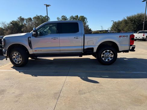 Used 2023 Ford F250 Lariat w/ Tow Technology Package image 8