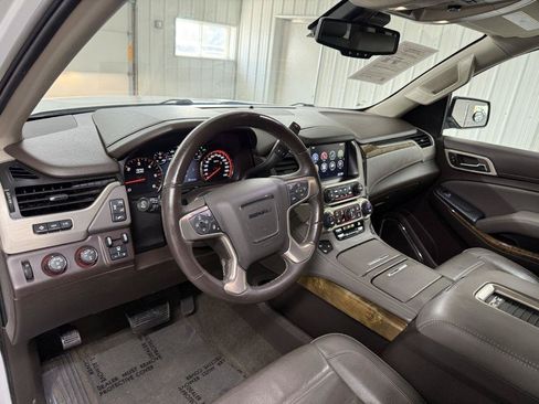 Used 2016 GMC Yukon XL Denali w/ Open Road Package AWD/4WD image 15