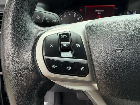 Used 2023 Ford Explorer XLT w/ Equipment Group 202A AWD/4WD image 23