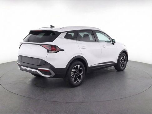 Used 2023 Kia Sportage LX image 9