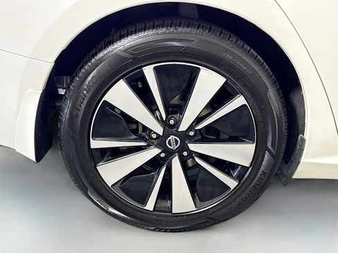 Used 2019 Nissan Altima 2.5 SL FWD image 33