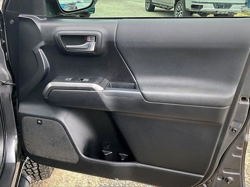 Used 2021 Toyota Tacoma TRD Off-Road w/ TRD Premium Off Road Package image 24