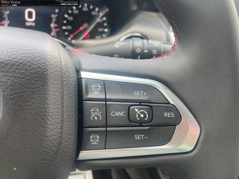 Used 2025 Jeep Compass Trailhawk AWD/4WD image 31