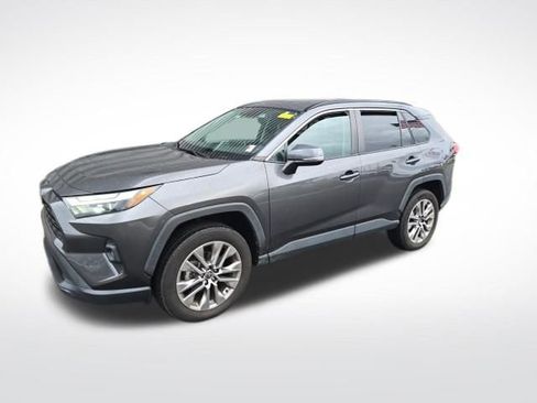 Used 2023 Toyota RAV4 XLE Premium image 2