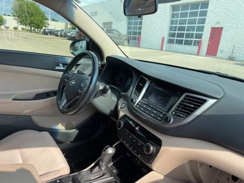 Used 2016 Hyundai Tucson FWD image 2
