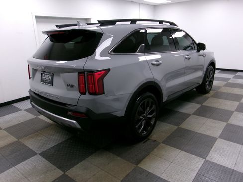 Used 2022 Kia Sorento SX Prestige w/ Rust Color Package image 16