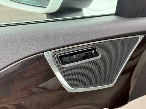 Used 2017 Volvo XC90 T6 Momentum w/ Vision Package image 10
