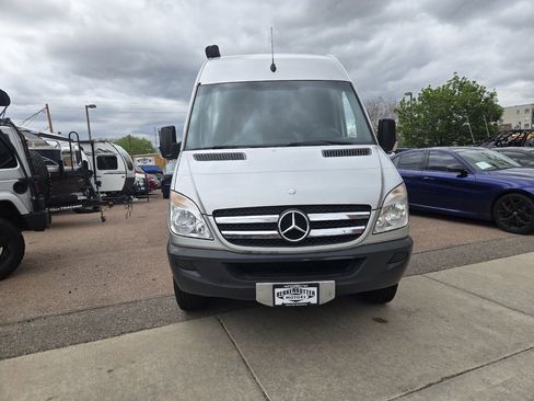 Used 2013 Mercedes-Benz Sprinter 2500 image 3