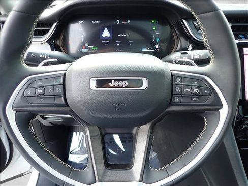 Used 2023 Jeep Grand Cherokee 4WD 4xe w/ Luxury Tech Group II image 15