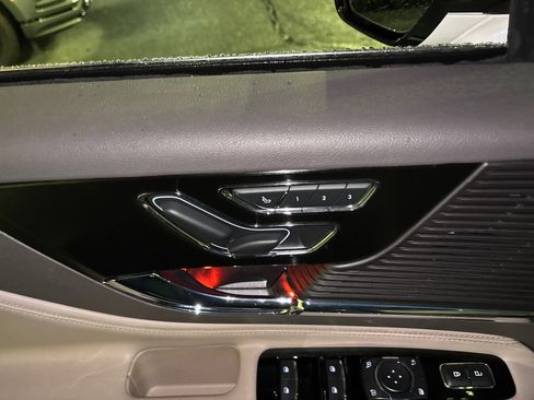 Certified 2022 Lincoln Corsair Reserve w/ Equipment Group 201A image 12