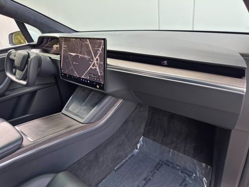 Used 2023 Tesla Model X AWD/4WD image 14