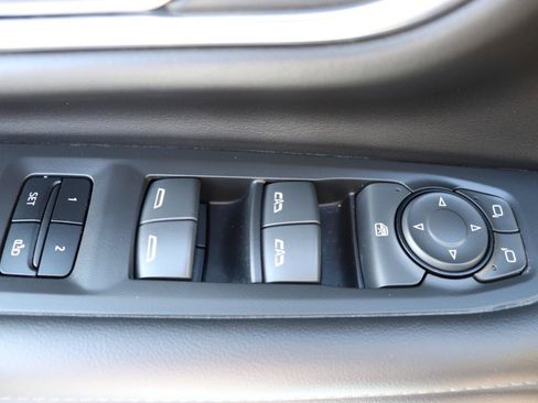 Used 2023 Chevrolet Suburban LT AWD/4WD image 47