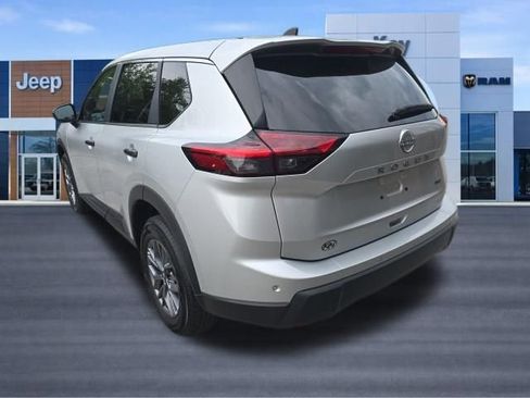 Used 2024 Nissan Rogue S AWD/4WD image 7