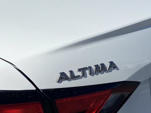 Used 2025 Nissan Altima 2.5 S FWD image 6