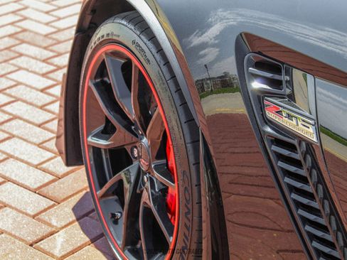 Used 2016 Chevrolet Corvette Z06 w/ Z07 Performance Package RWD image 46