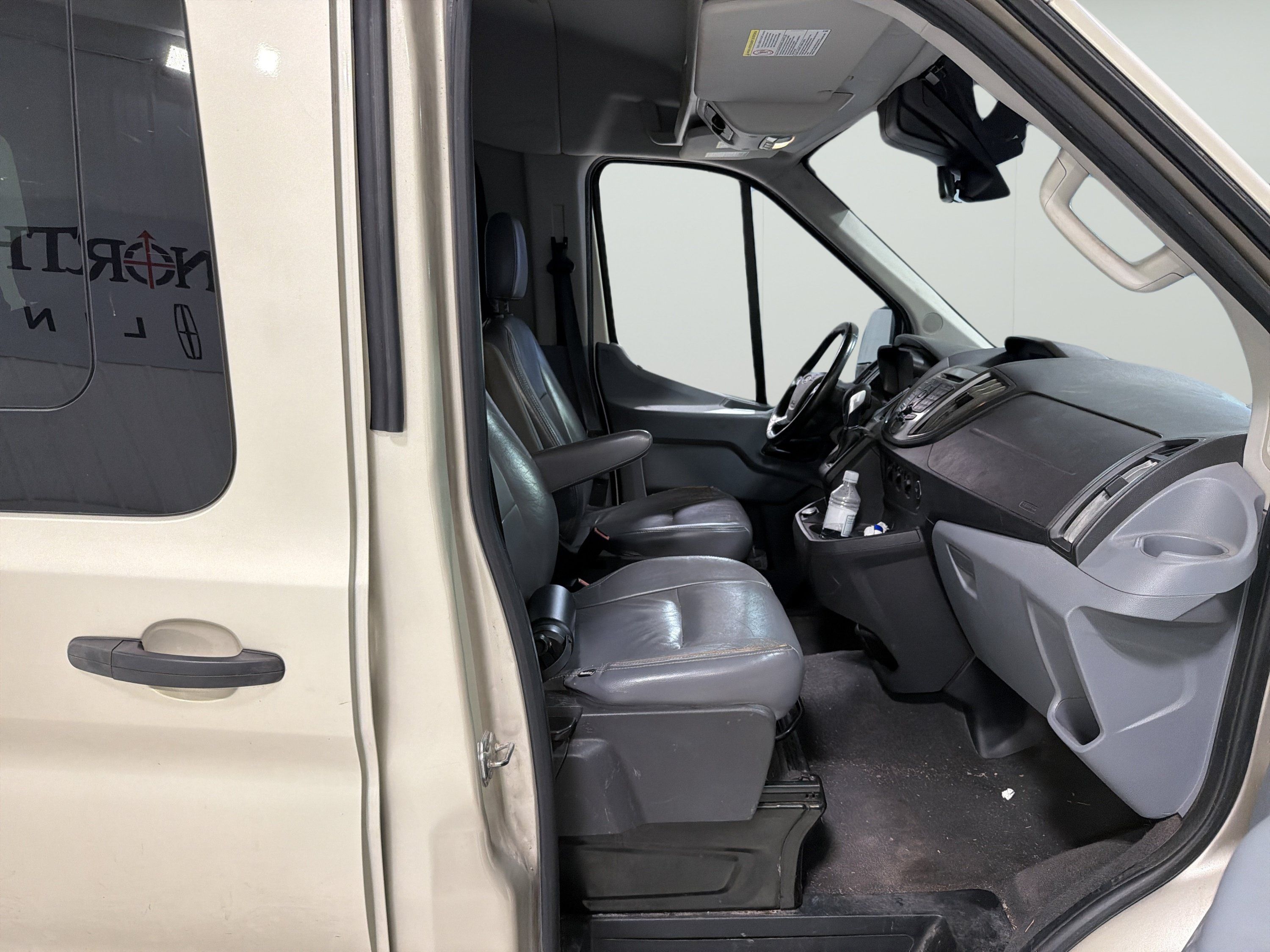 Used 2017 Ford Transit 350 XLT RWD image 13