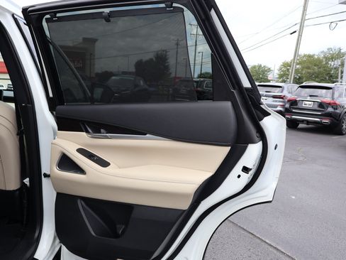 Used 2025 INFINITI QX60 Sensory w/ Vision Package AWD/4WD image 25