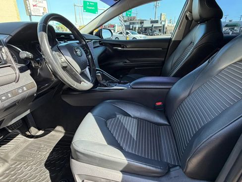 Used 2020 Toyota Camry SE FWD image 10