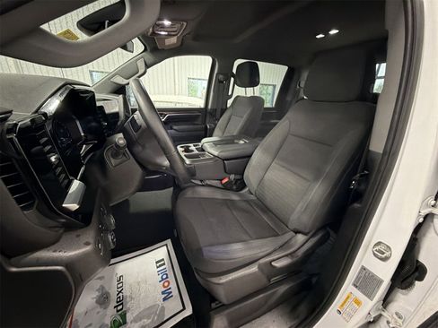 Used 2024 Chevrolet Silverado 2500 LT image 18