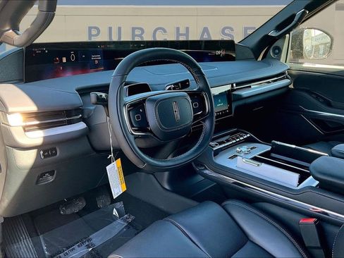 New 2026 Lincoln Navigator Reserve w/ Jet Appearance Package image 7